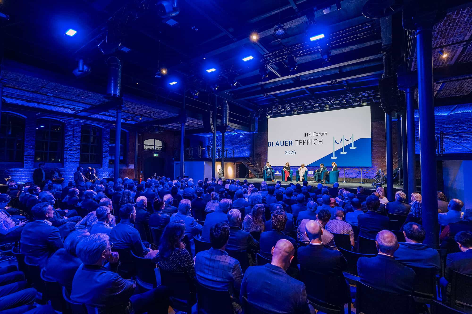 Konferenz mit Bestuhlung und Personen