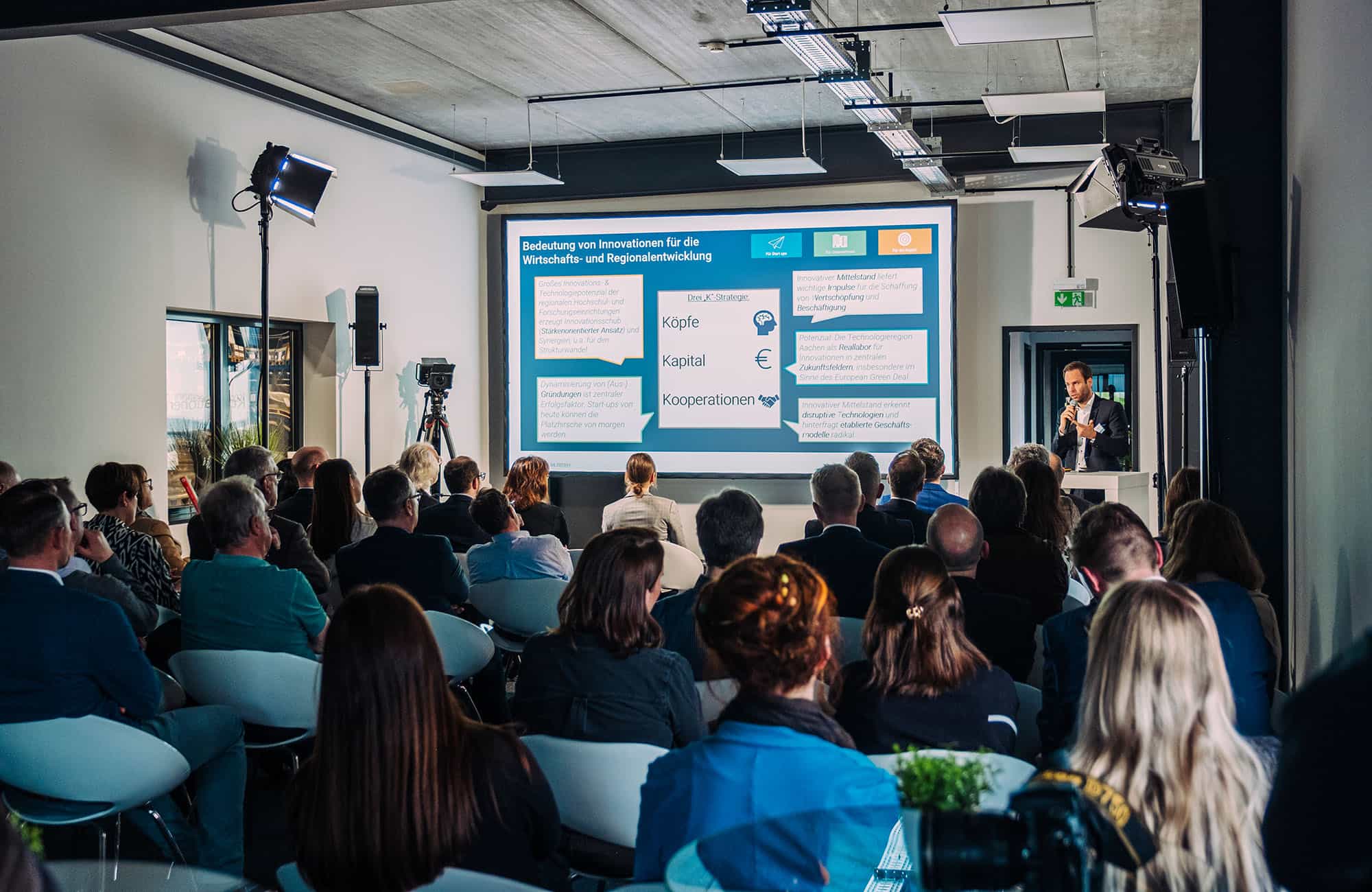 Konferenz an einem Unternehmenssitz
