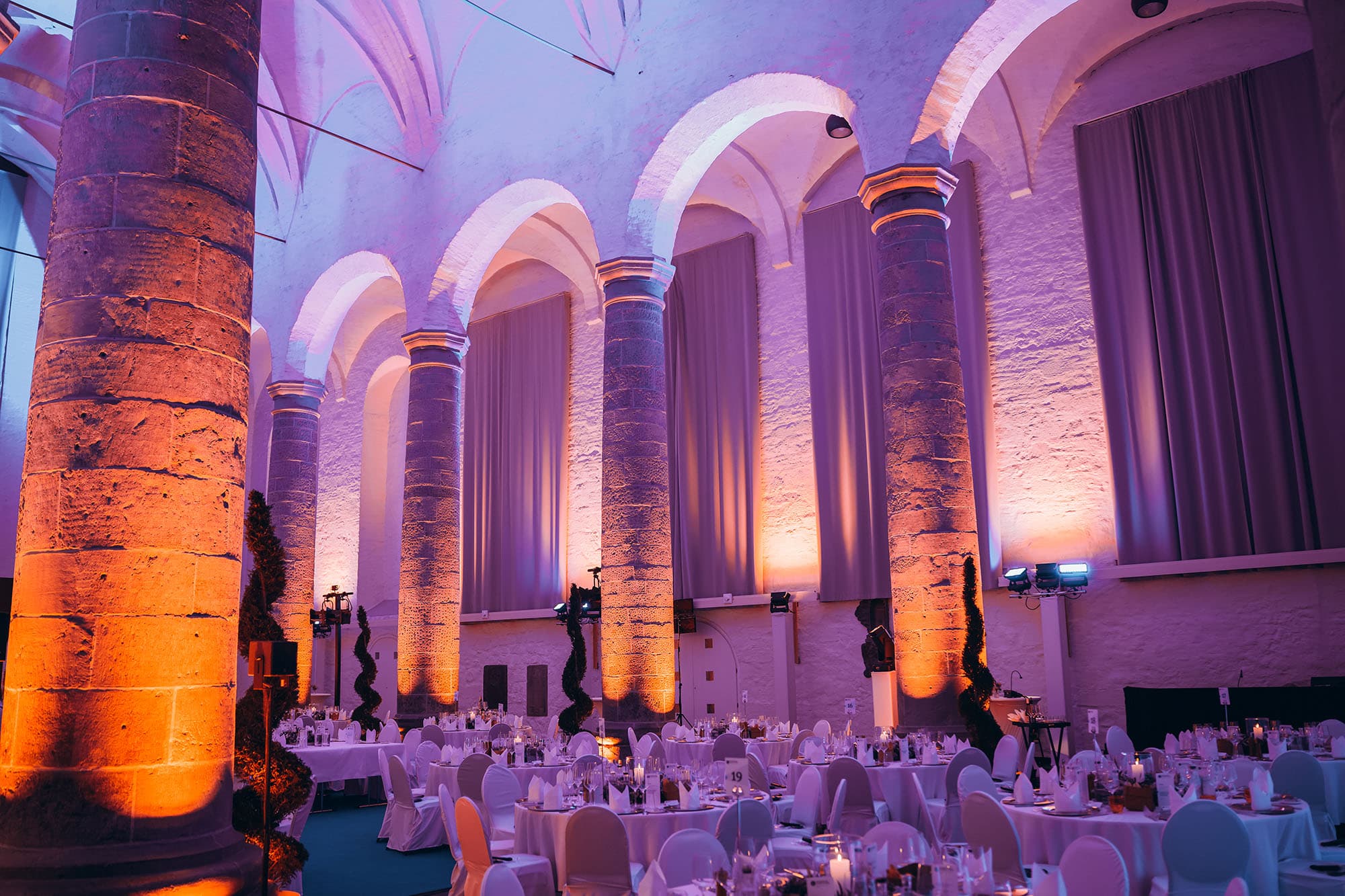 Lichttechnik und Bühnentechnik für Gala und Corporate Events