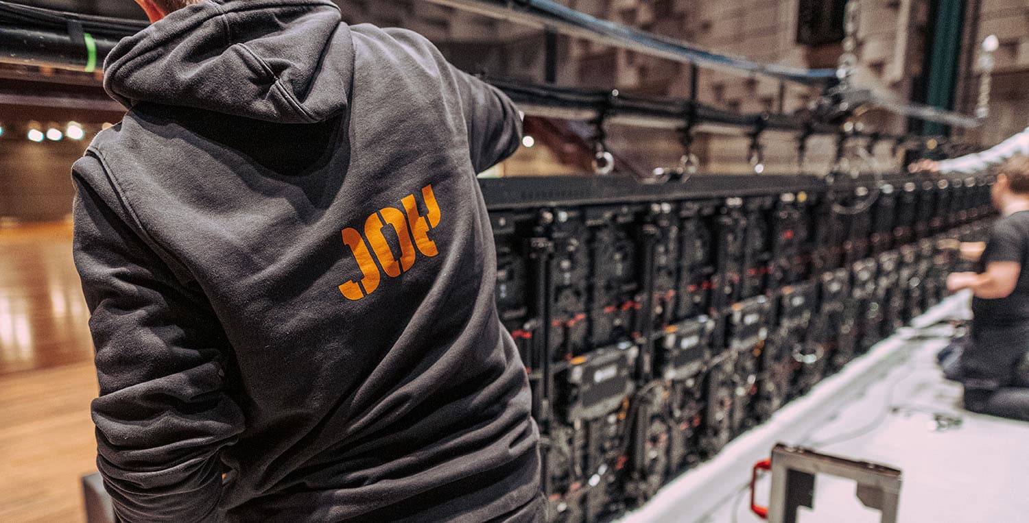 Mitarbeiter von JOY bei einem Meeting.